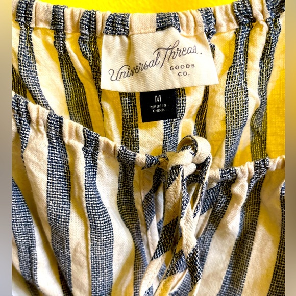 ✨Worn once✨ Universal Thread Women Dress Size M Striped Puff Short Sleeve - Picture 4 of 4